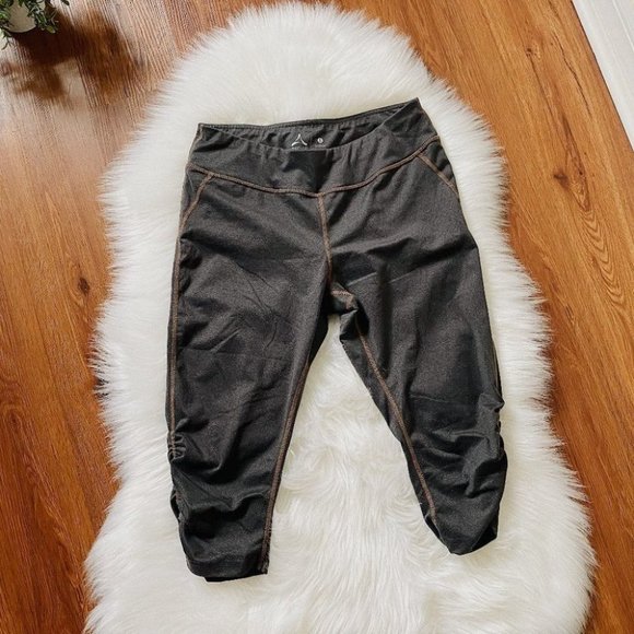 Aspire Cropped Grey Leggings Activewear size Small - Picture 1 of 5